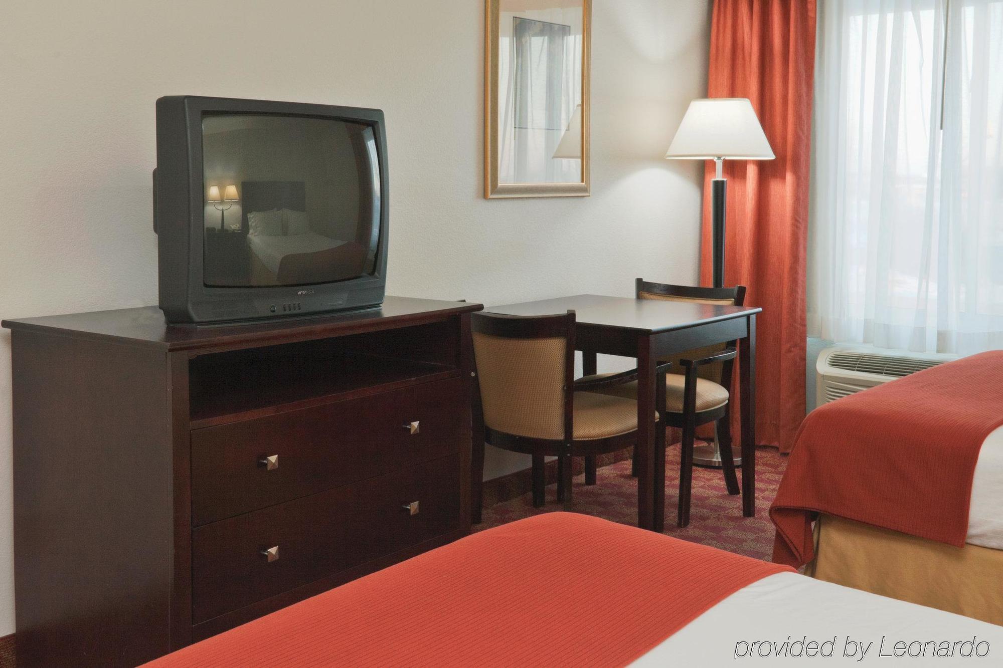 Hotel Holiday Express - By Ihg